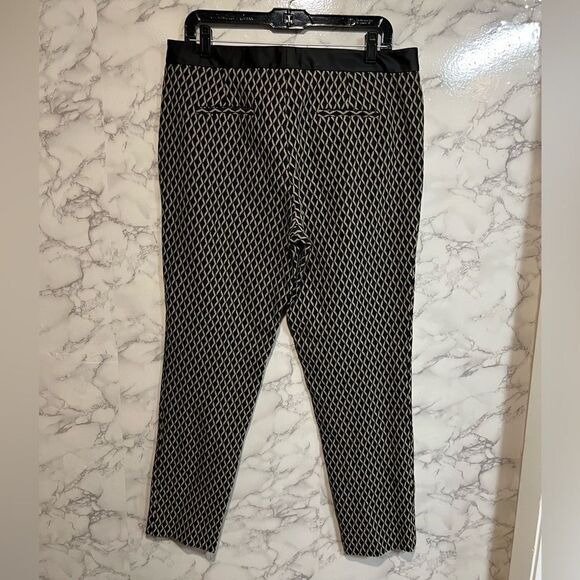 Vince Camuto Print Ankle Cropped Tan Black Pants Size 10 - Picture 7 of 7
